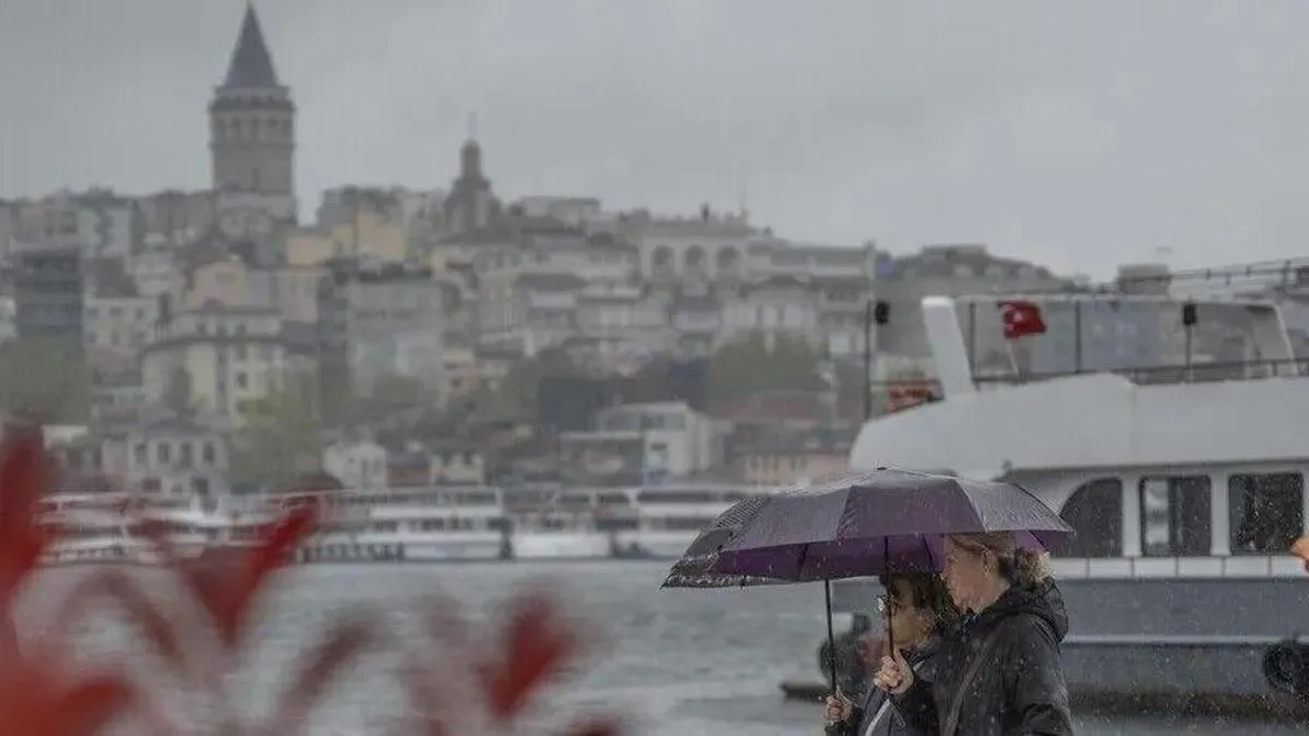 15 Eylül Hava Durumu: İstanbul ve Kocaeli'ye Sağanak Geliyor, Sıcaklıklar Karadeniz'de Düşecek