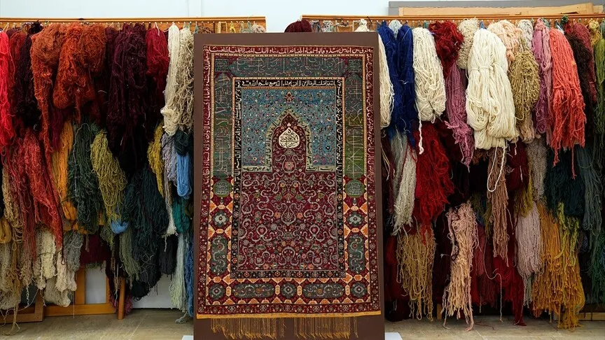 500 yıllık Topkapı Sarayı seccadeleri restorasyonla yeniden hayata döndü