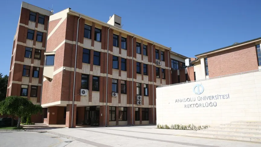 Açıköğretim Fakültesi'nde öğrenci affı ve ikinci üniversite başvuruları başlıyor