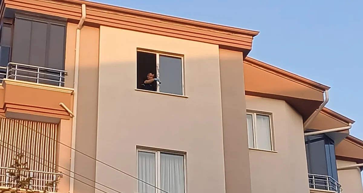 Aksaray’da genç kız beşinci kattan düşerek hayatını kaybetti