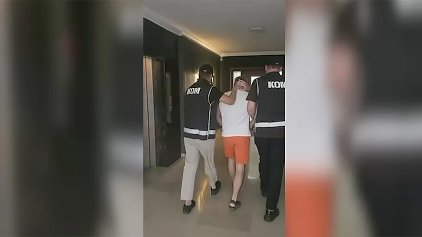 Alanya'da kırmızı bültenle aranan şüpheli teslim edildi