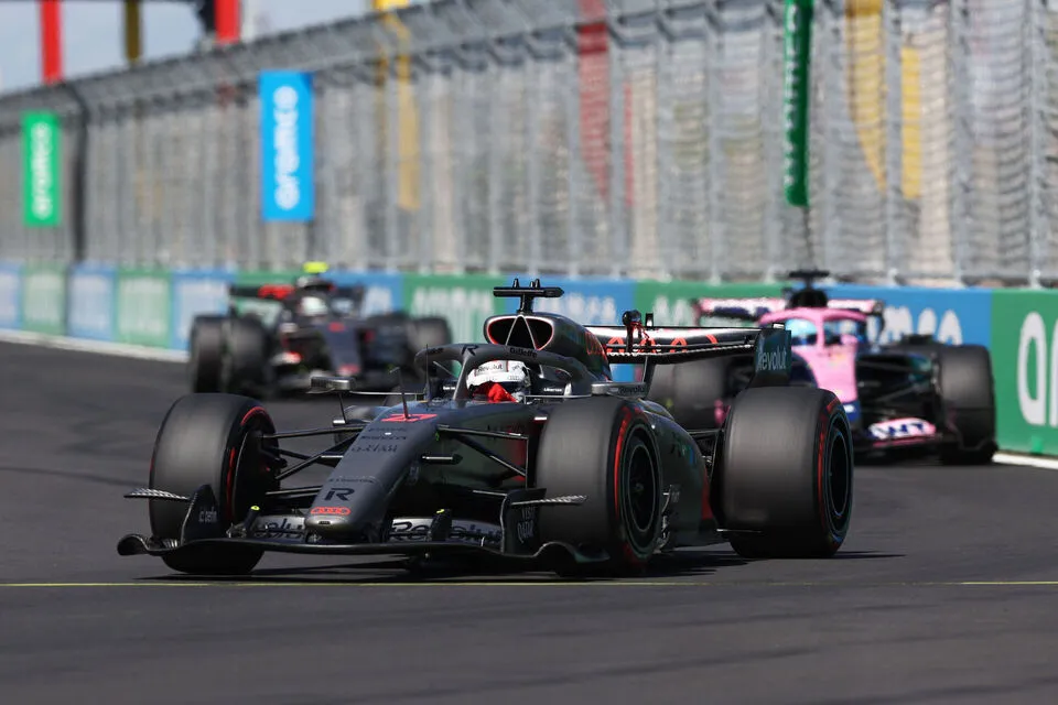 Audi: F1'de Rakipleri Yavaşlatmak İçin Blok Taktiği Kullanmıyoruz