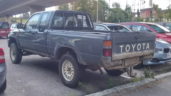 Avustralya'da Rekor Değil Ama Cesur Bir Arazi Sürüşü: Hilux Karavanıyla Çamurlu Düşüşe Girdi