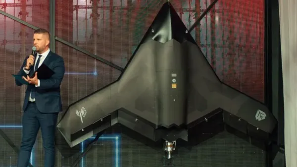 B-2'ye Benzeyen Polonya Menşeli Yeni Jet Motorlu Dron Tanıtıldı