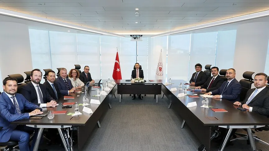 Bakan Bayraktar'dan Uluslararası Finans Kurumu'na enerji yatırımı hamlesi