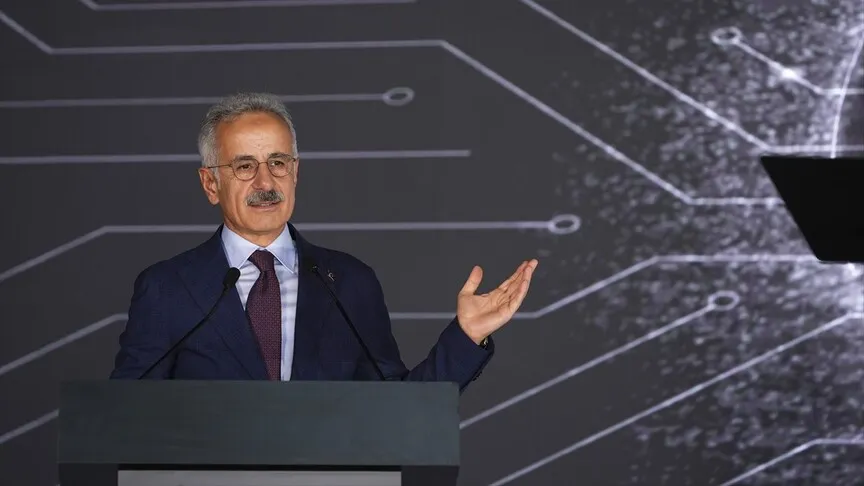 Bakan Uraloğlu: İzmir'deki yeni veri merkezi Türkiye'ye dijital kale kazandırdı