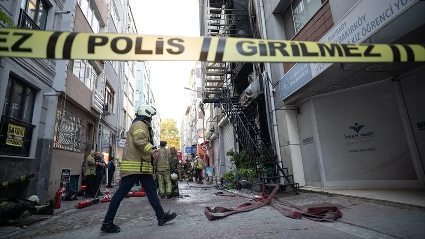 Bakırköy'de Otel Yangını: 12 Kişi Yaralandı