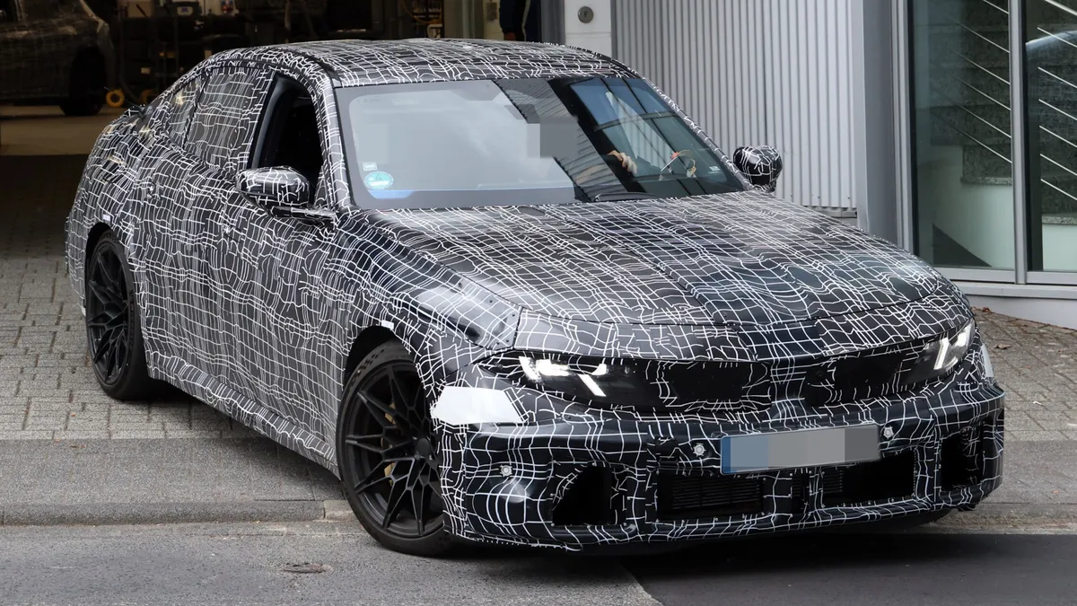 BMW M3'ün Geleceği: Elektrikli ve Benzinli Versiyonlar Aynı Sahne Paylaşacak