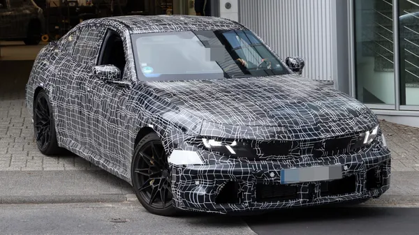 BMW M3'ün Geleceği: Elektrikli ve Benzinli Versiyonlar Aynı Sahne Paylaşacak