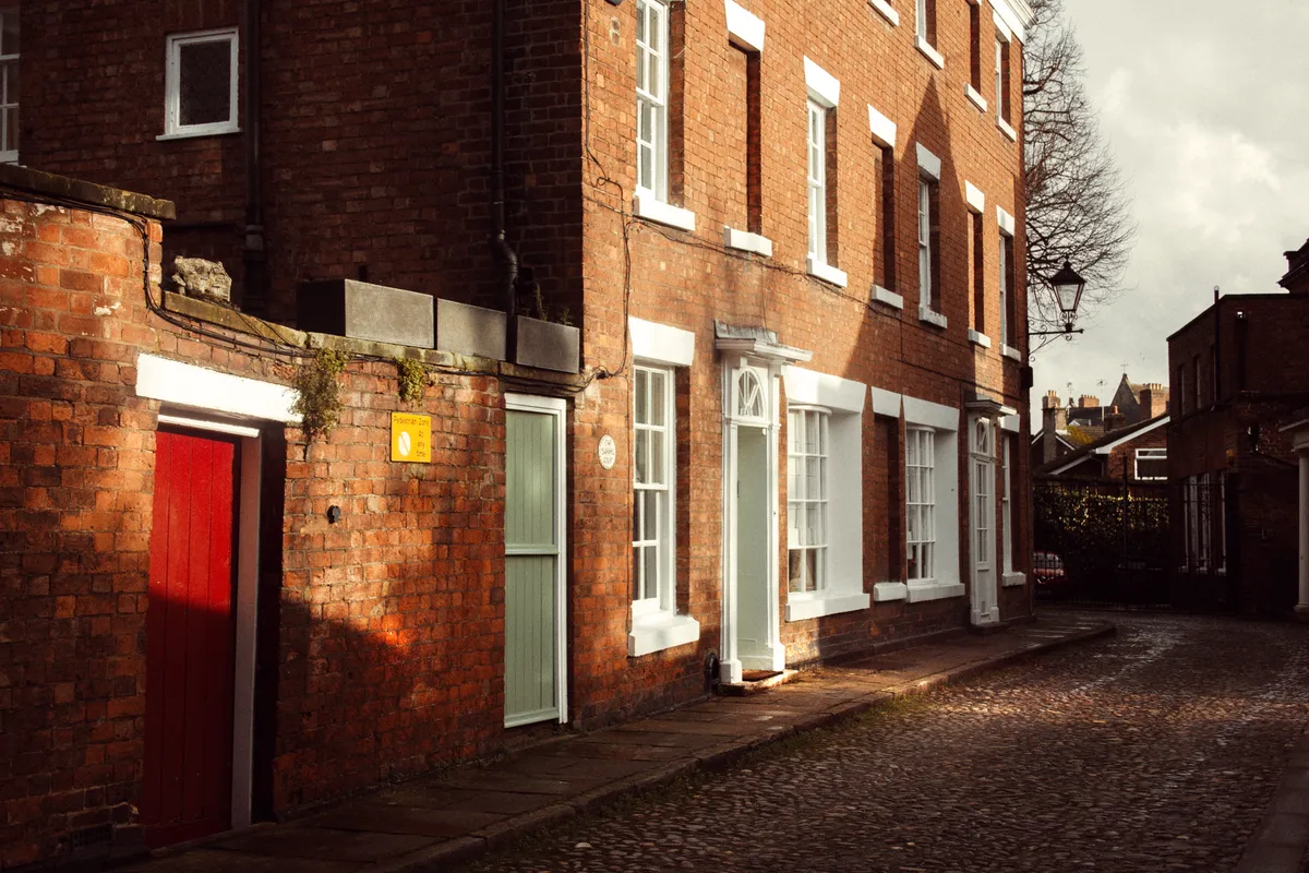 Booking.com'a 10 Downing Street Skandalı: Sahte İlan İki Ay Kaldı