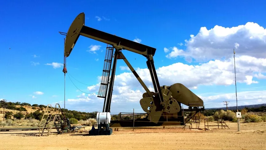 Brent petrol 108 dolara geriledi