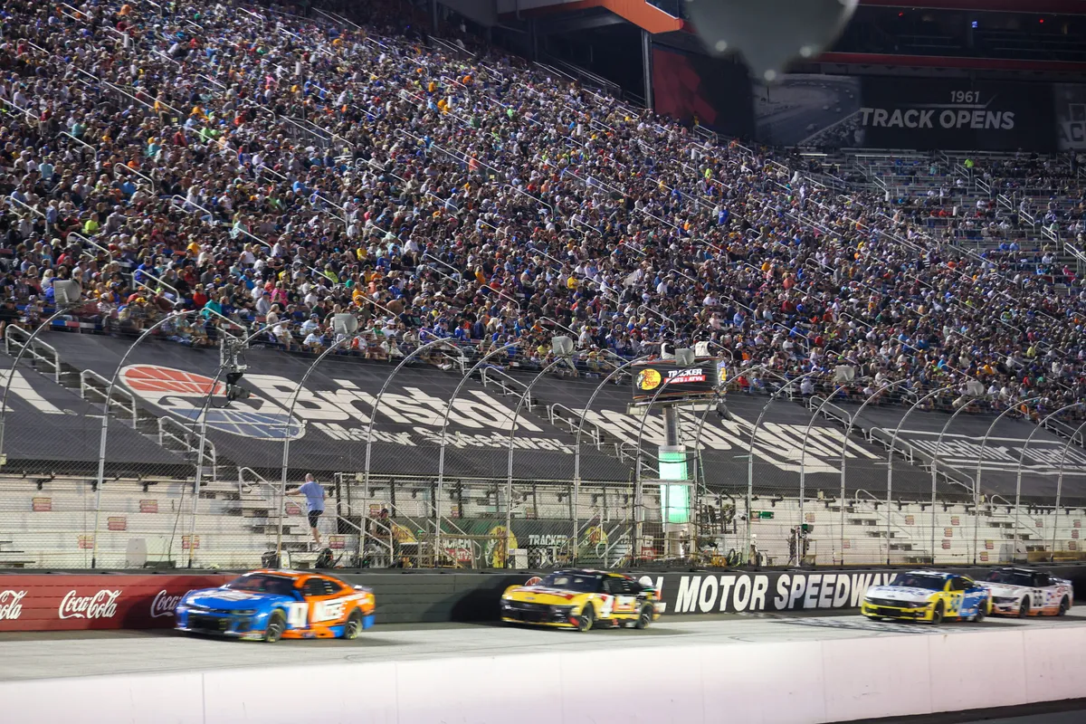 Bristol Pisti'nde Dört Yarışlık Heyecan: NASCAR Hafta Sonu Başlıyor