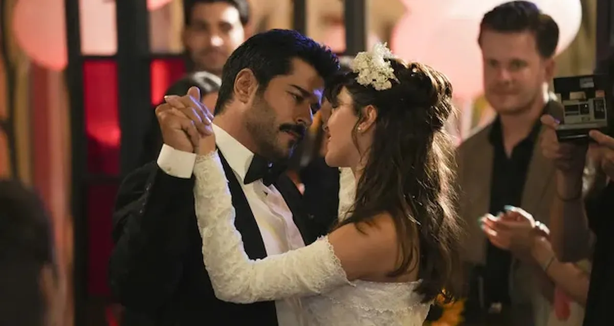 Burak Özçivit yeni dizisiyle ekranlara dönüyor