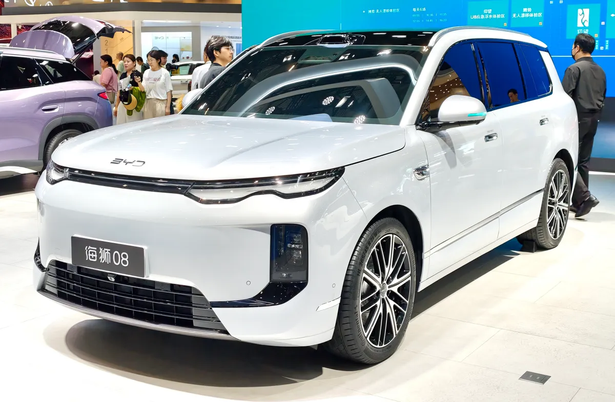BYD, Yeni SUV Modeli Sealion 08'i İki Farklı Motor Seçeneğiyle Tanıttı