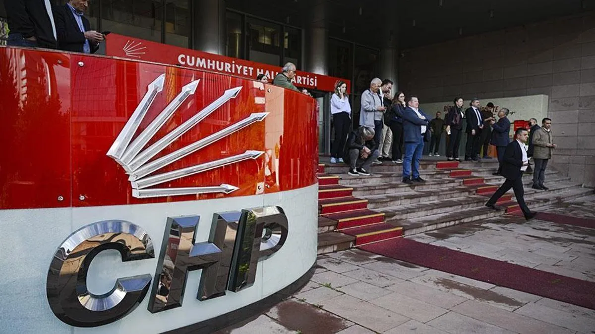 CHP genel başkanlığına aday olan ilk isim Aytuğ Atıcı oldu
