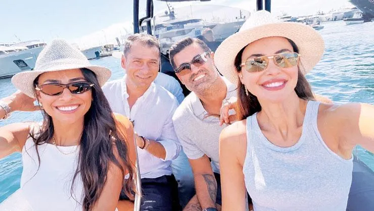 Demirel Ailesi Cannes'da Keyifli Tatil Yapıyor