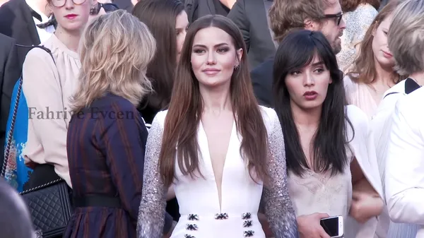 Düğün krizinde yeni boyut: Fahriye Evcen'in manidar tatil paylaşımları
