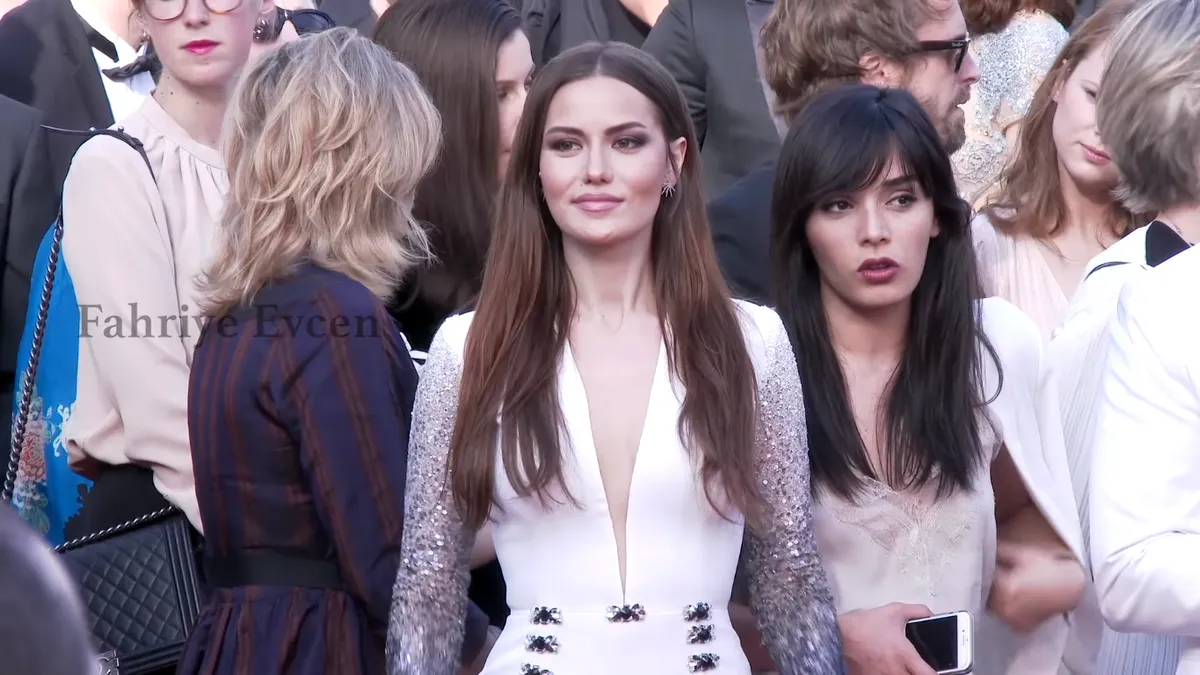 Düğün krizinde yeni boyut: Fahriye Evcen'in manidar tatil paylaşımları