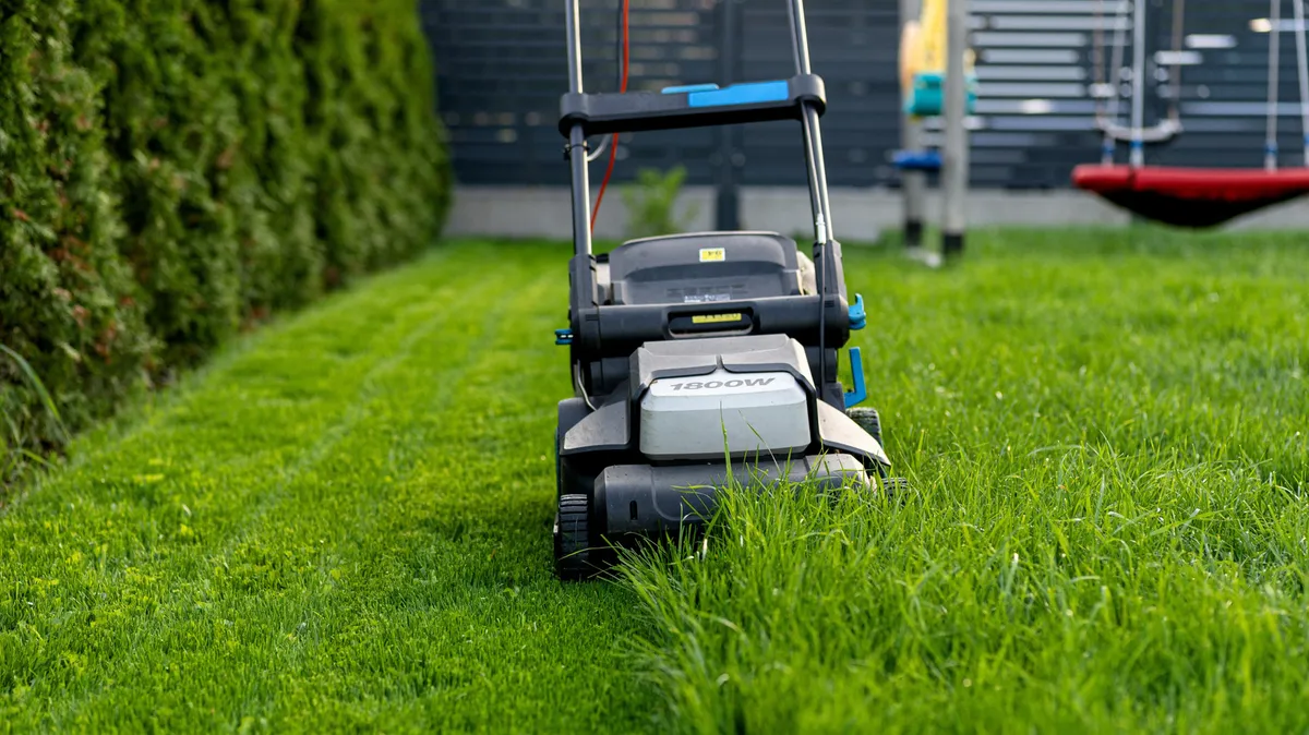 Elektrikli Çim Biçme Makinelerinin Bilinmeyen Zorlukları