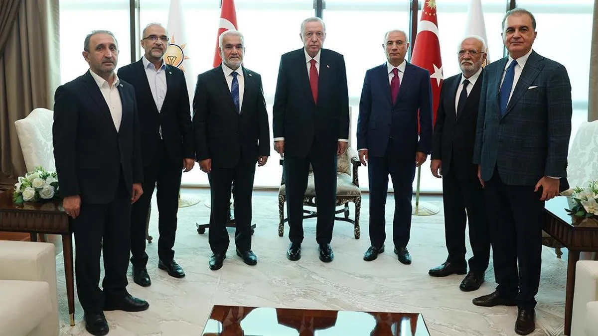 Erdoğan ve Zekeriya Yapıcıoğlu Külliye'de Bir Araya Geldi