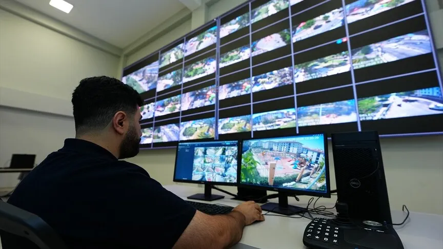 Esenler'de 70 okul ve cadde merkezi güvenlik ağına bağlandı
