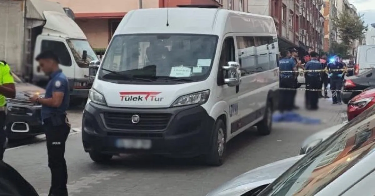 Esenyurt'ta Minibüs Çarpan Minik Çocuk Hayatını Kaybetti