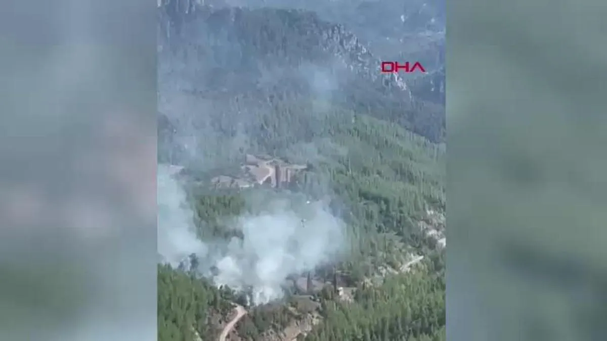 Feke'de iki noktada orman yangınına müdahale sürüyor