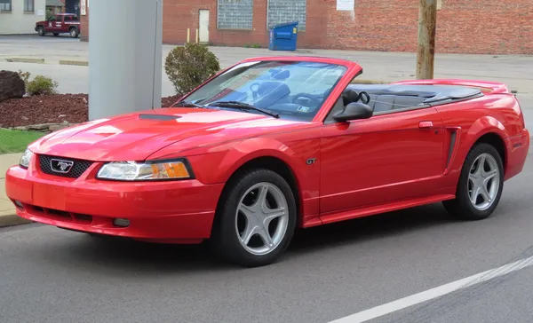 Ford, Satışa Sunulmayan V10 Mustang Prototipini Yeniden Hayata Geçirdi
