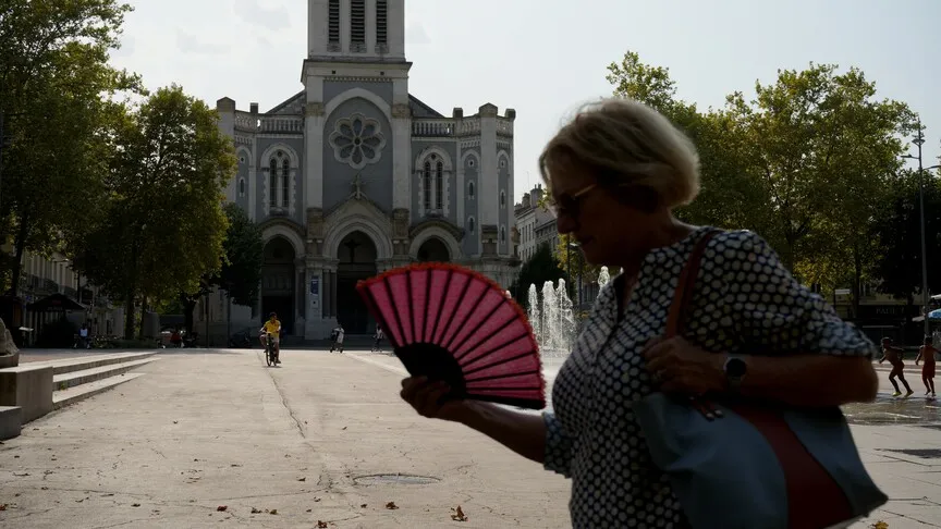 Fransa'da sıcak hava dalgaları can almaya devam ediyor