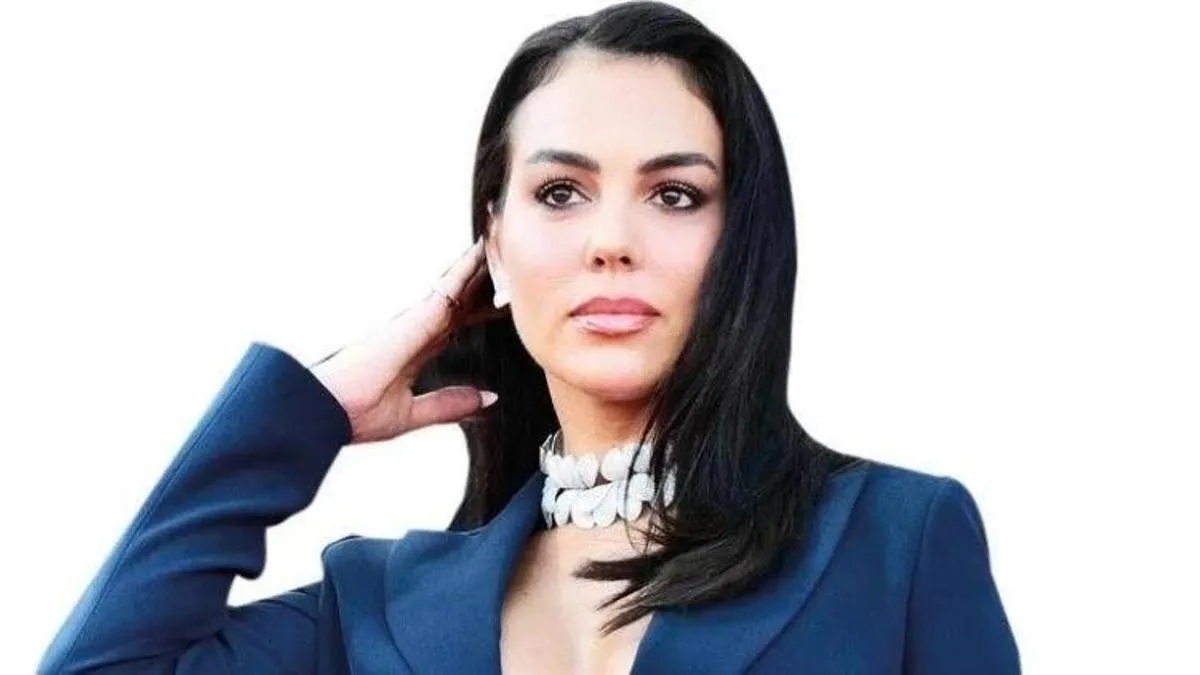Georgina Rodriguez Venedik'te Pırlantalarla Parladı