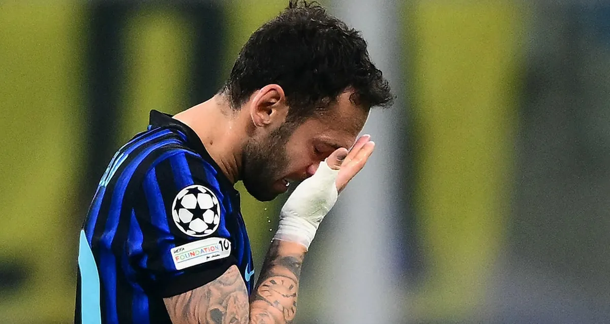 Hakan Çalhanoğlu sakatlandı, Roma derbisi ve milli maçlar tehlikede