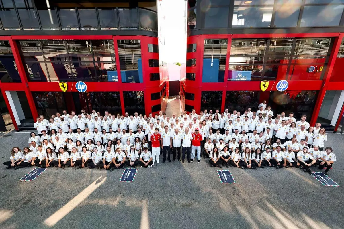 Hamilton, Ferrari’den pist kenarı operasyonunda köklü değişiklik istiyor