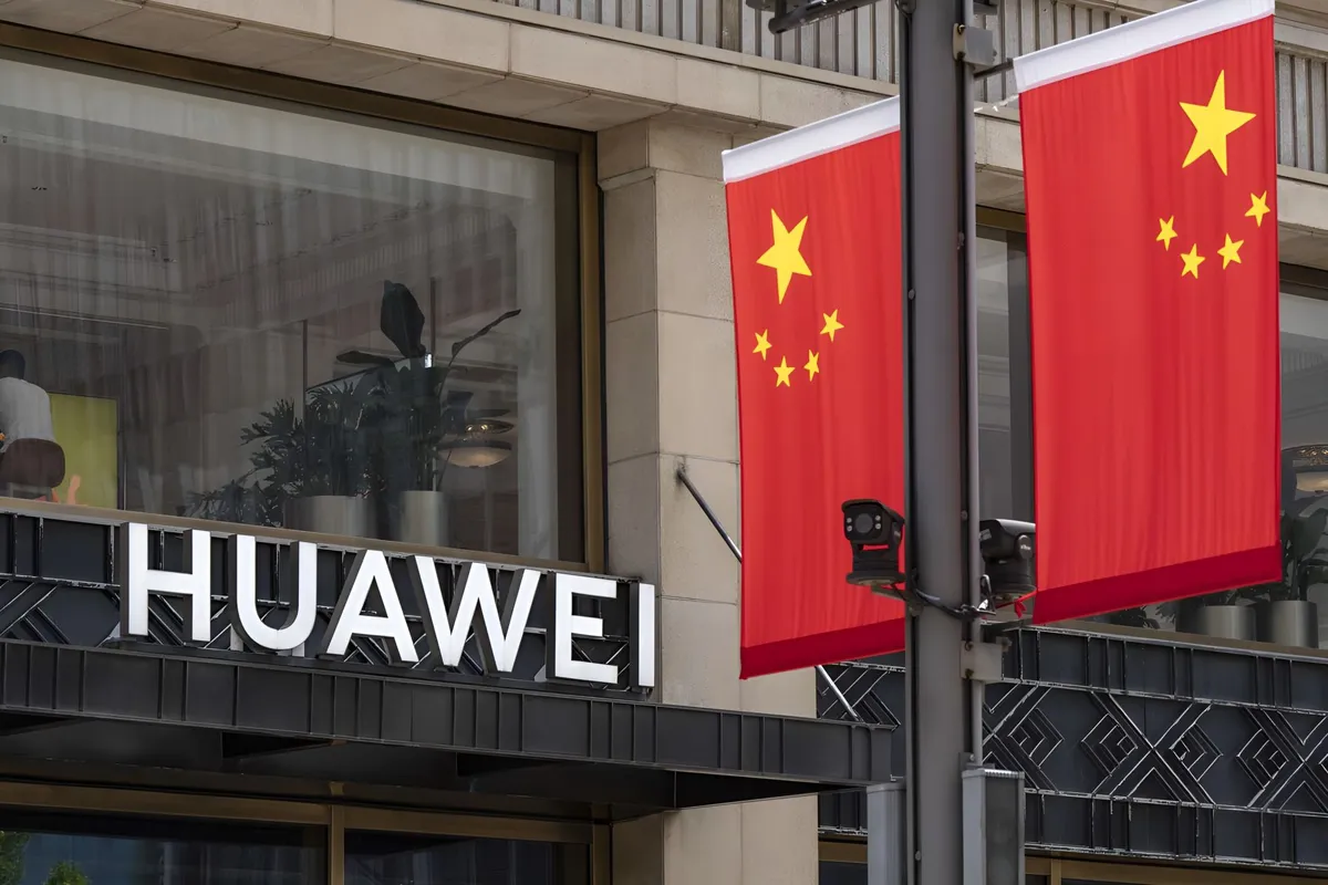 Huawei Kurucusu’nun Ülkeden Kaçtığı İddiası Çin’de Sosyal Medyayı Kızıştırdı