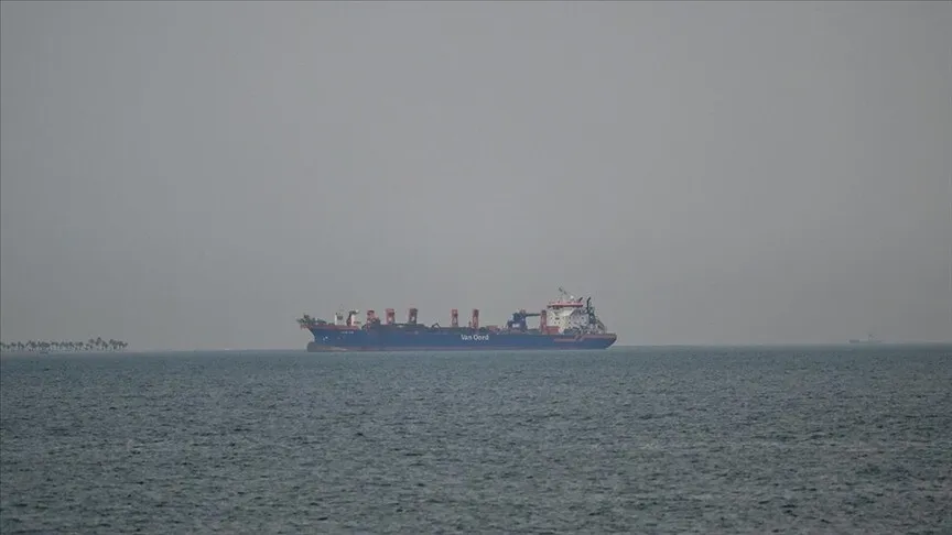 Hürmüz Boğazı'nda petrol koruma operasyonu: 40 tanker refakat edildi