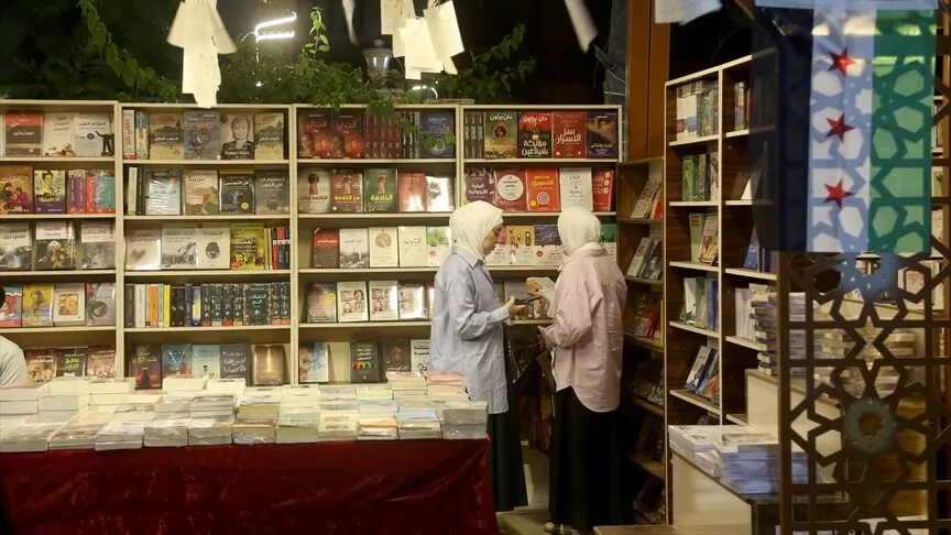 İdlib'de Rejim Değişikliği Sonrası İlk Büyük Kitap Fuarı Açıldı