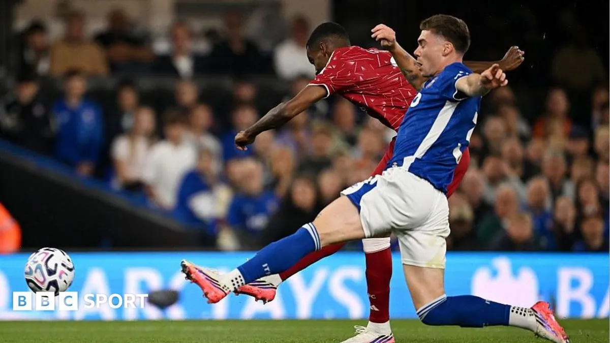 Iraola döneminde Liverpool'un ilk galibiyeti: Isak sahneye çıktı