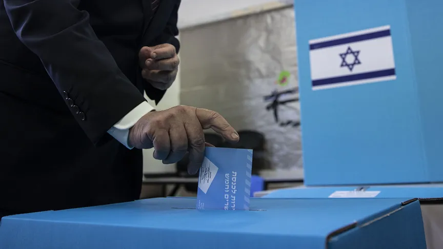 İsrail'de Yeni Anket: Eisenkot'un Partisi Netanyahu'yu Geride Bıraktı