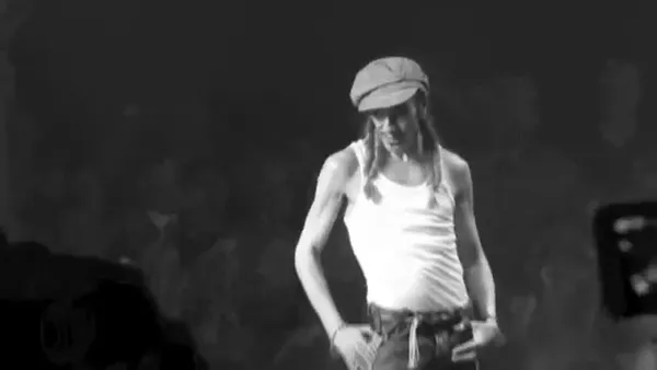 John Galliano Sergisi İptal Edildi