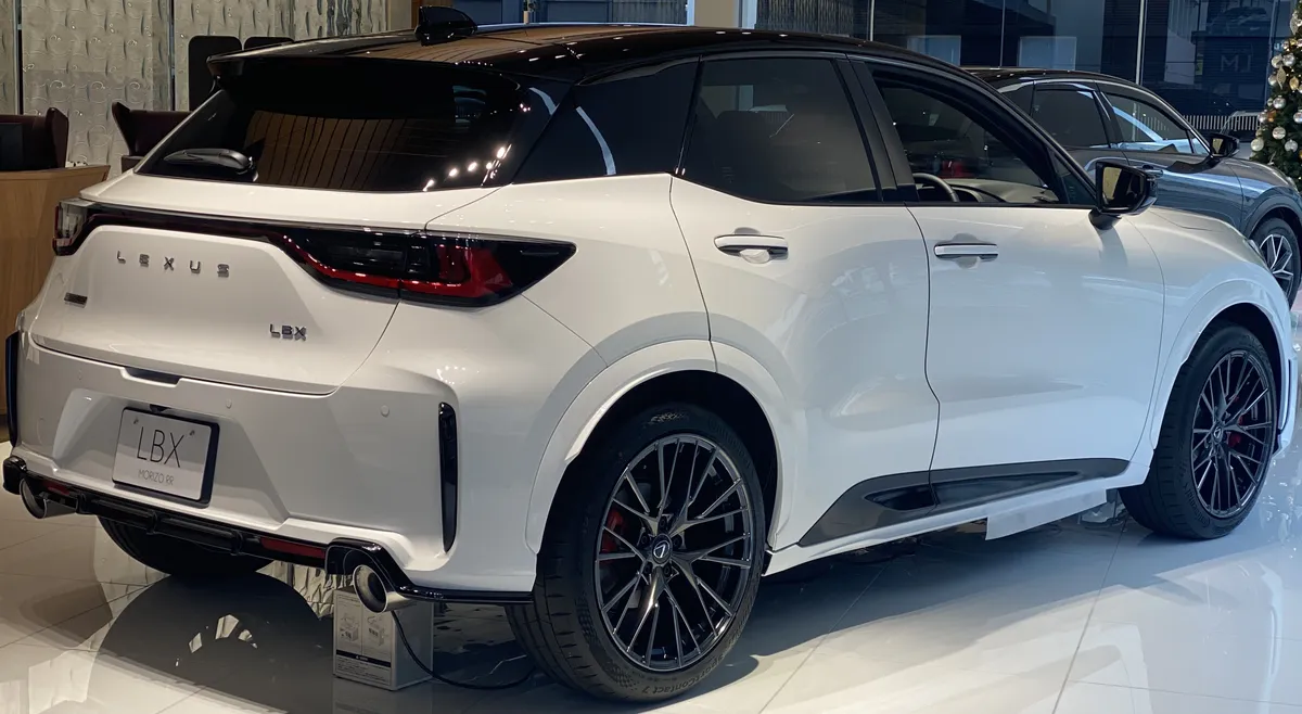 Lexus LBX Morizo RR'ın Yeni, Daha Radikal Versiyonu Karbon Fiber Detaylarla Test Ediliyor