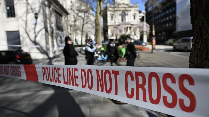 Londra'da Lüks Saat Hırsızlığı Girişimi Bıçaklı Saldırıya Dönüştü