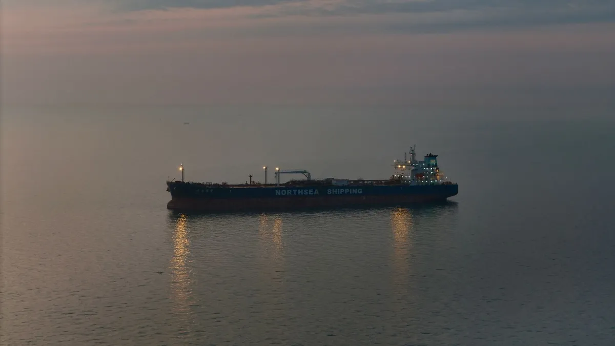 Marmara'da makine arızası yapan petrol tankerine acil müdahale