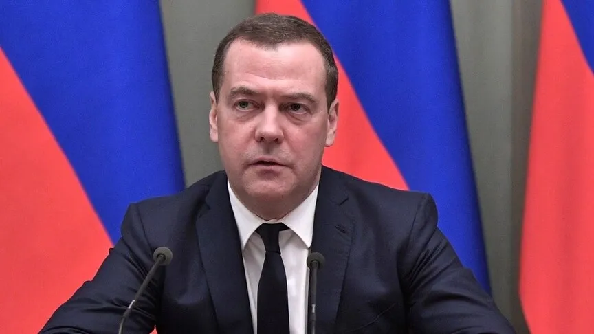Medvedev'den Batı'ya Nükleer Savaş Uyarısı