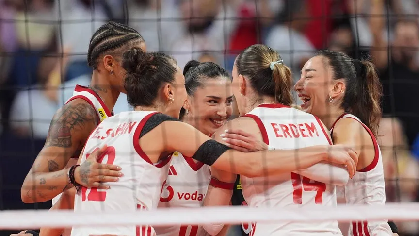 Milli Kadın Voleybol Takımı Avrupa Şampiyonası'nda Finalde