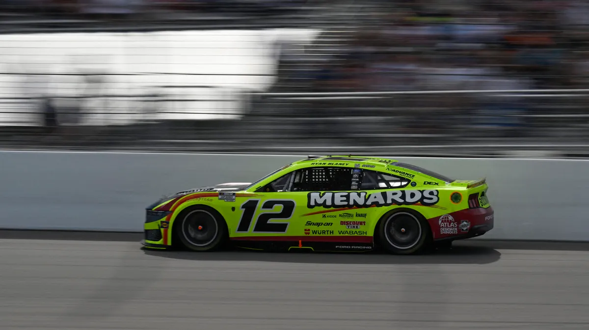 NASCAR Pilotlarının Küfür Rekoru: Şampiyona Yarışı Kasayı İkiye Katladı