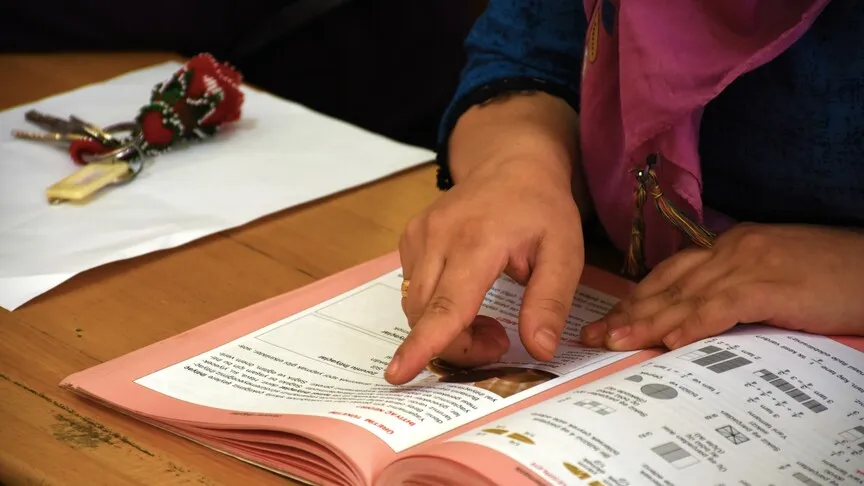 Okuryazarlık seferberliği: 8 yılda 450 binden fazla kadın okuma yazmayı öğrendi