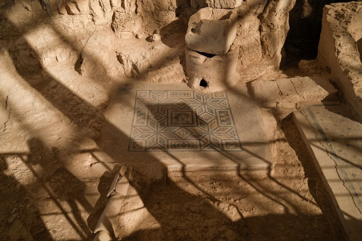 Pompeiopolis’te 4. yüzyıla ait devasa mozaik ve Eros heykeli bulundu