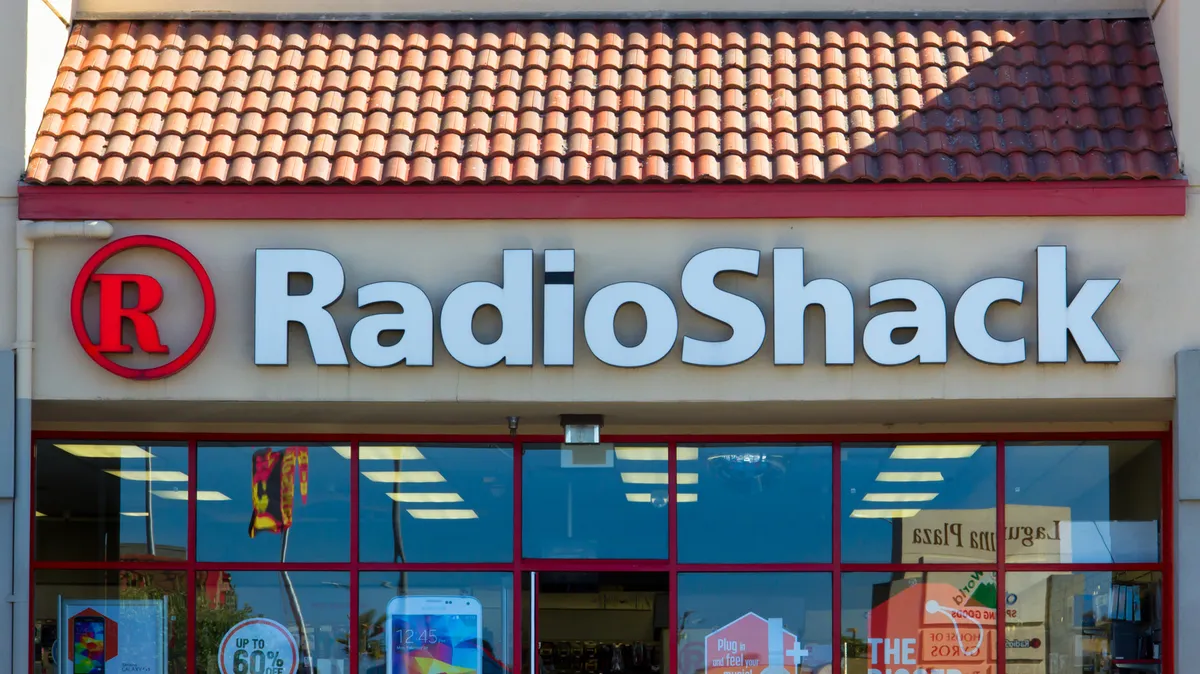 RadioShack'in Küresel Yeni Yüzü: Kimin Eli Ve Hangi Bölgelerde?
