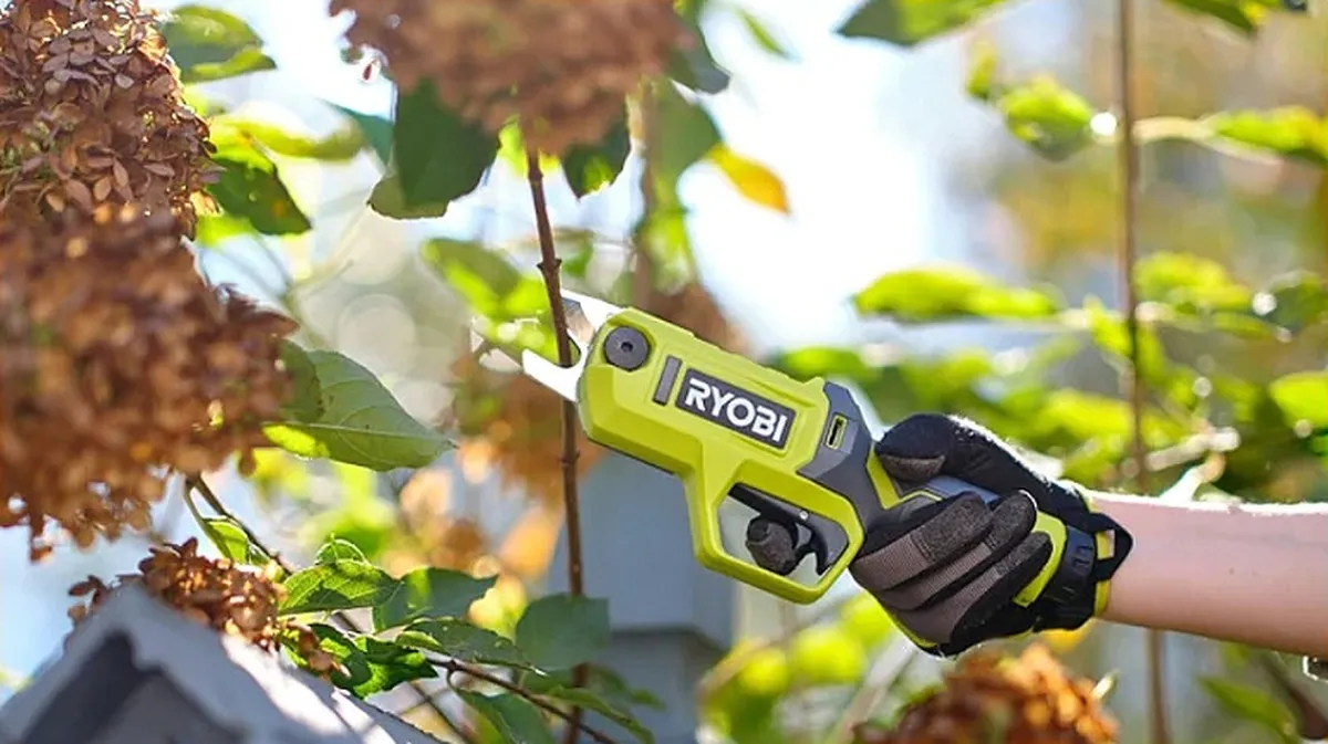 Ryobi'den Sonbahar Bahçesi İçin 5 Öne Çıkan Araç