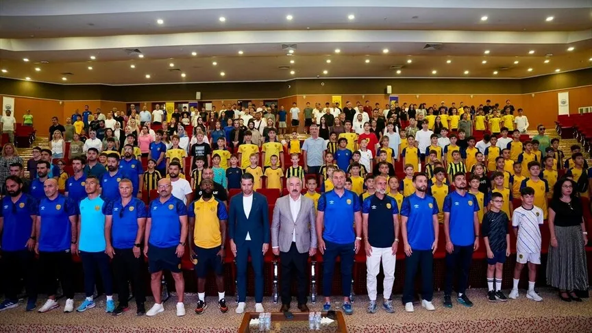 Sarı-Lacivertli Altyapıda Sporcu Gelişim Semineri Düzenlendi