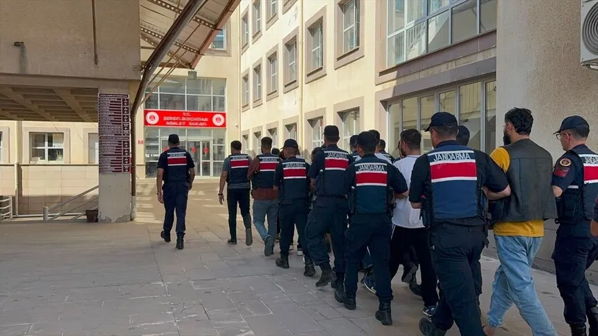 Şereflikoçhisar'da Uyuşturucu Ticaretine Yönelik Operasyon: 17 Şüpheli Yakalandı